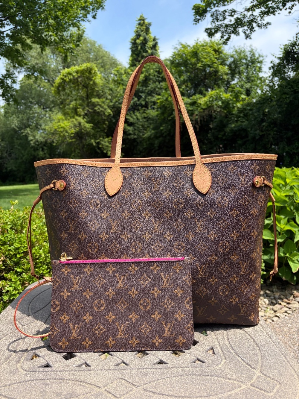 Louis Vuitton Monogram Neverfull GM Tote Bag with New Pochette